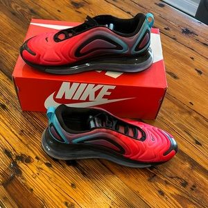 Nike Air Max 720 “Red Gradient” University Red Blue Fury, Size 13, Excellent